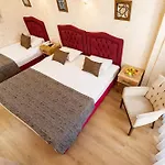 Konur Hotel